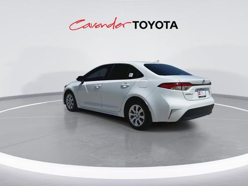 Pearl 2025 Toyota Corolla LE