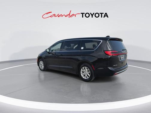 Diamond Black Crystal Pearlcoat 2024 Chrysler Pacifica Touring L