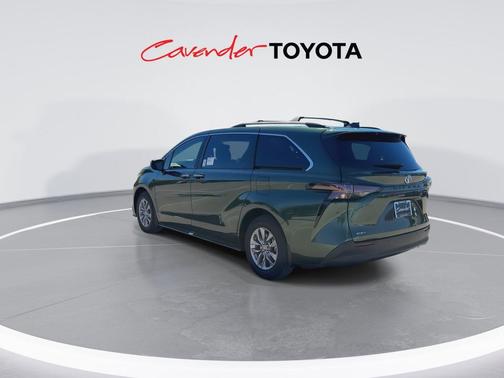2025 Toyota Sienna XLE