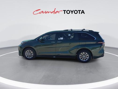 2025 Toyota Sienna XLE