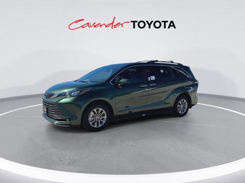 2025 Toyota Sienna XLE