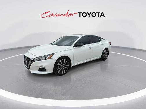 2022 Nissan Altima SR VC-Turbo FWD