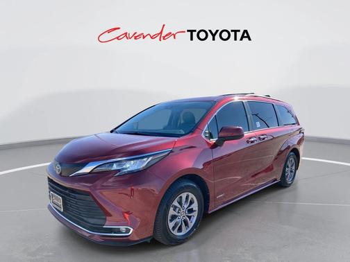 2021 Toyota Sienna XLE 8 Passenger
