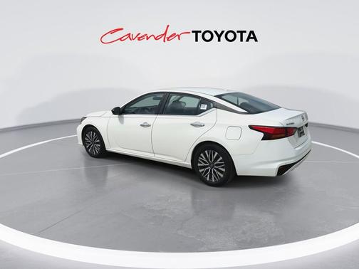Glacier White 2025 Nissan Altima 2.5 SV