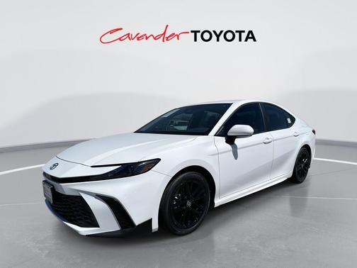 Ice Cap 2026 Toyota Camry SE