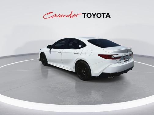 Ice Cap 2026 Toyota Camry SE