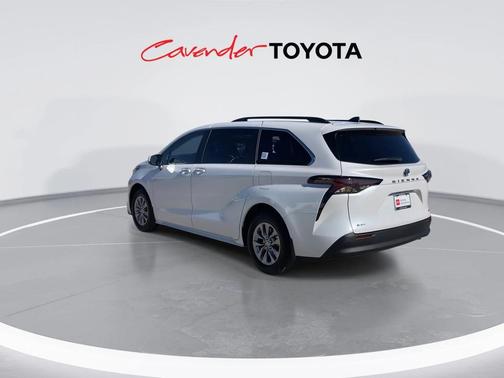 2025 Toyota Sienna XLE
