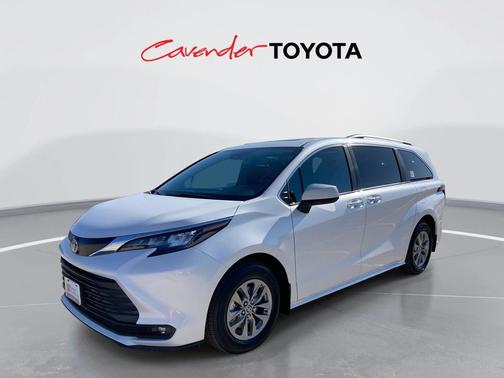 2025 Toyota Sienna XLE