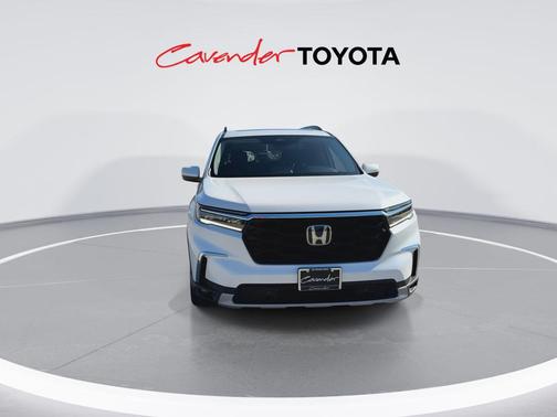 Platinum White Pearl 2025 Honda Pilot Touring 8-Passenger