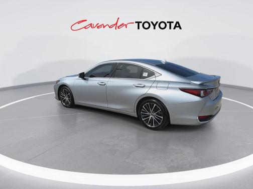 2022 Lexus ES 300h Premium