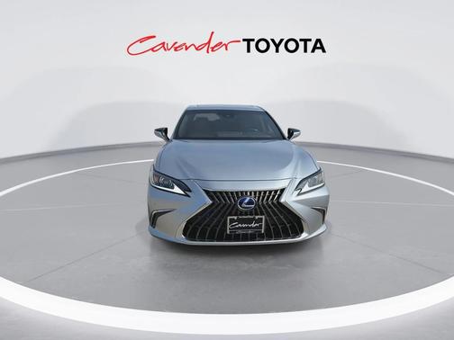 2022 Lexus ES 300h Premium