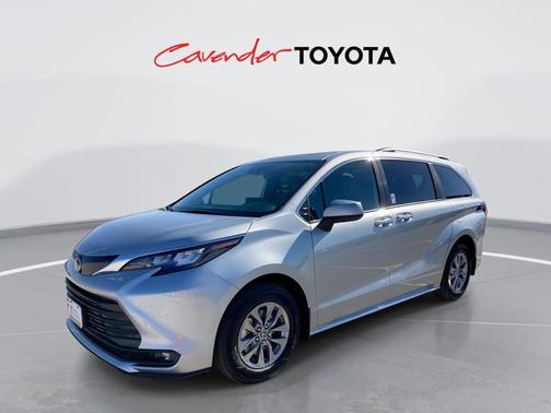 2025 Toyota Sienna XLE