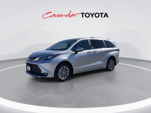 2025 Toyota Sienna XLE