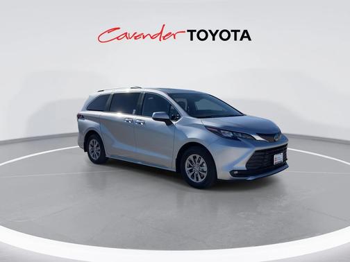2025 Toyota Sienna XLE