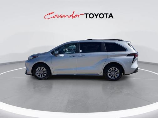 2025 Toyota Sienna XLE