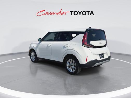 Snow White Pearl 2025 Kia Soul LX