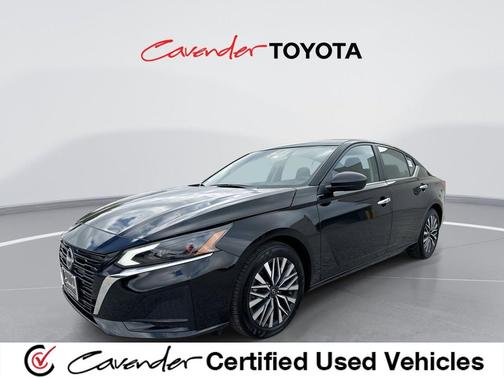 Super Black 2025 Nissan Altima 2.5 SV