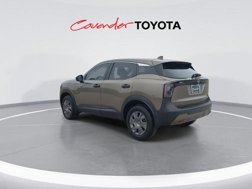 Canyon Bronze 2025 Nissan Kicks S