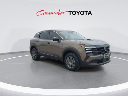 Canyon Bronze 2025 Nissan Kicks S