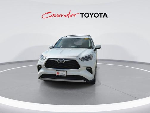 Wind Chill Pearl 2022 Toyota Highlander Hybrid Platinum