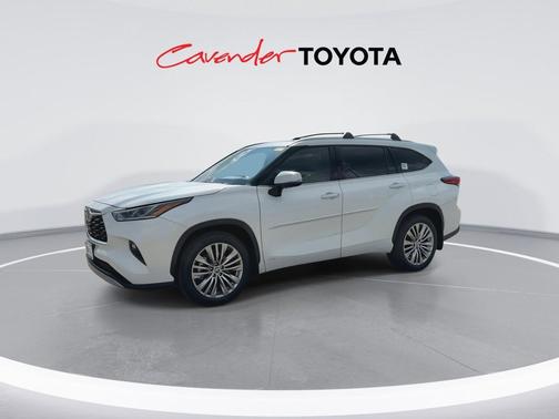 Wind Chill Pearl 2022 Toyota Highlander Hybrid Platinum