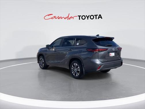 2025 Toyota Highlander XLE