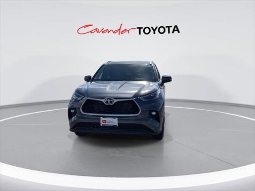 2025 Toyota Highlander XLE