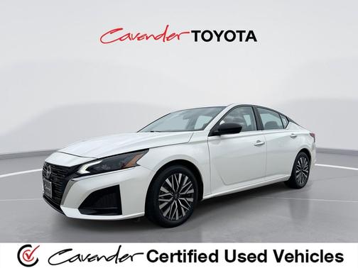 Glacier White 2025 Nissan Altima 2.5 SV