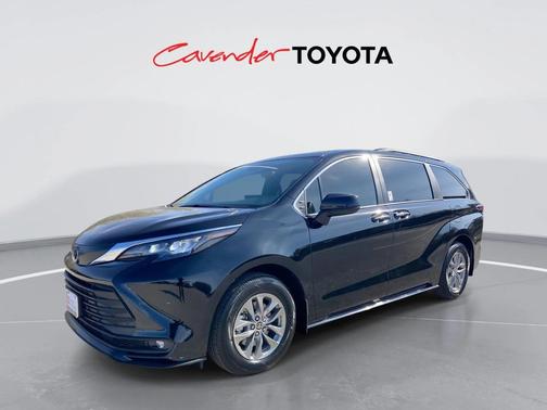 2025 Toyota Sienna XLE