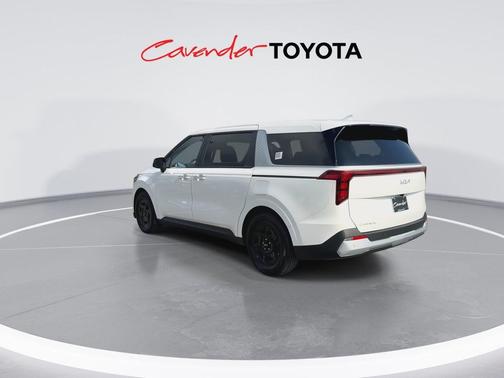 Snow White Pearl 2026 Kia Carnival LXS