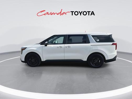 Snow White Pearl 2026 Kia Carnival LXS