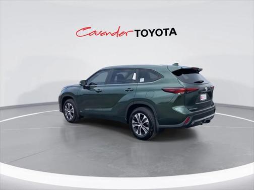 2025 Toyota Highlander Hybrid XLE