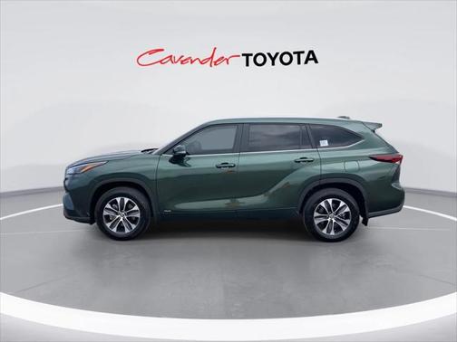 2025 Toyota Highlander Hybrid XLE