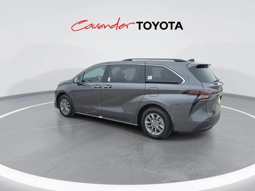 2025 Toyota Sienna XLE