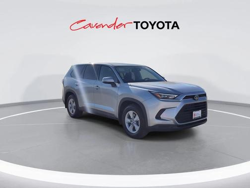 2025 Toyota Highlander LE