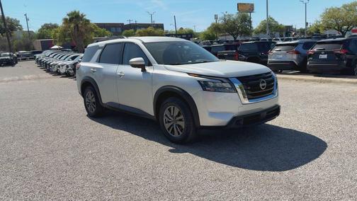 2025 Nissan Pathfinder SV FWD
