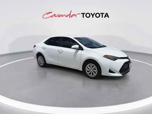 Super White 2017 Toyota Corolla LE