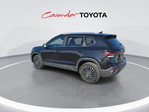 Deep Black Pearl 2025 Volkswagen Taos 1.5T SE