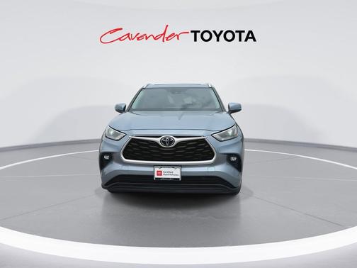 Moon Dust 2022 Toyota Highlander XLE