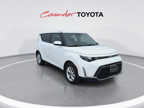 Snow White Pearl 2025 Kia Soul LX