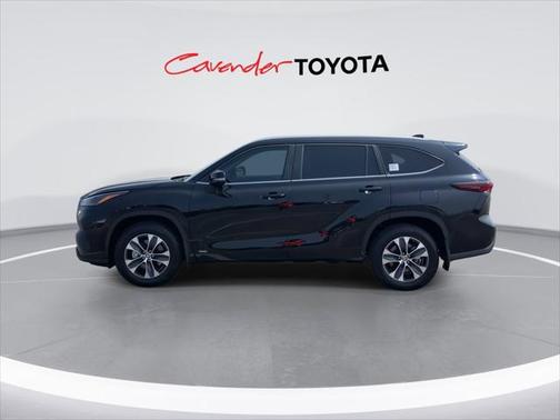 2025 Toyota Highlander Hybrid XLE
