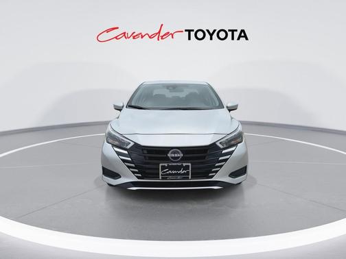 Brilliant Silver 2025 Nissan Versa 1.6 SV