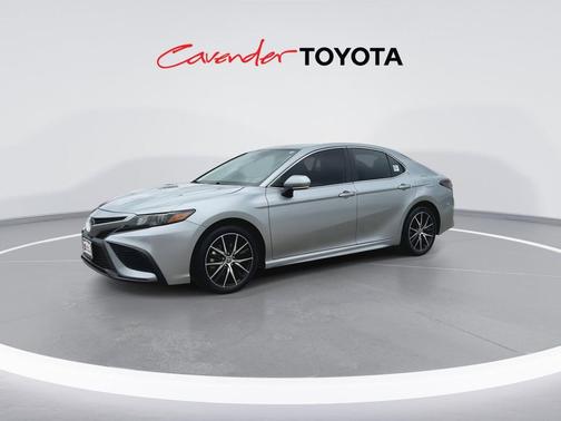 Celestial Silver Metallic 2024 Toyota Camry SE