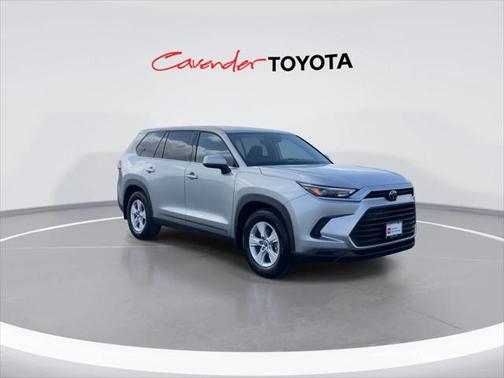 2025 Toyota Highlander LE