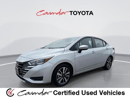 Brilliant Silver 2025 Nissan Versa 1.6 SV