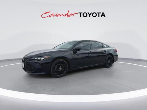 Midnight Black Metallic 2022 Toyota Avalon Hybrid XSE