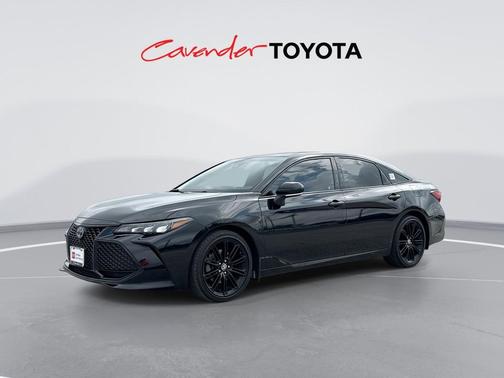 Midnight Black Metallic 2022 Toyota Avalon Hybrid XSE