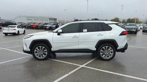 2025 Toyota RAV4 XLE Premium