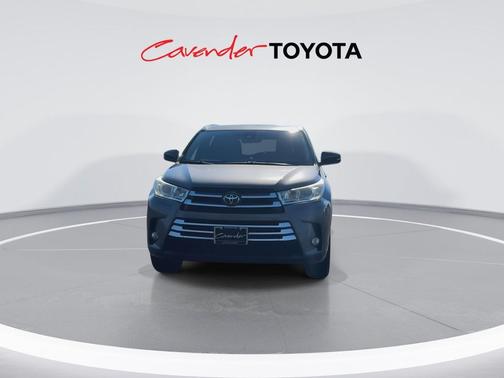 Predawn Gray Mica 2018 Toyota Highlander XLE