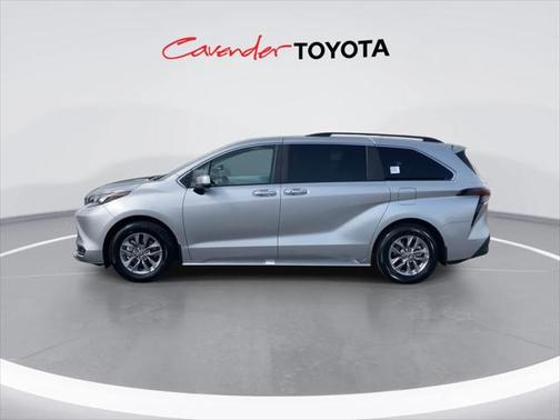 2025 Toyota Sienna XLE 8 Passenger